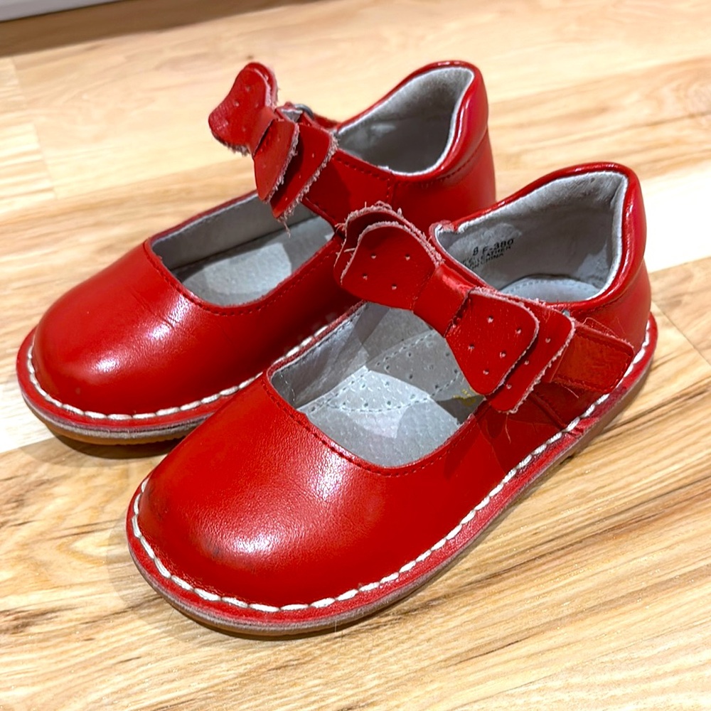 L’amour Iris bow strap mary Jane, red, size 8